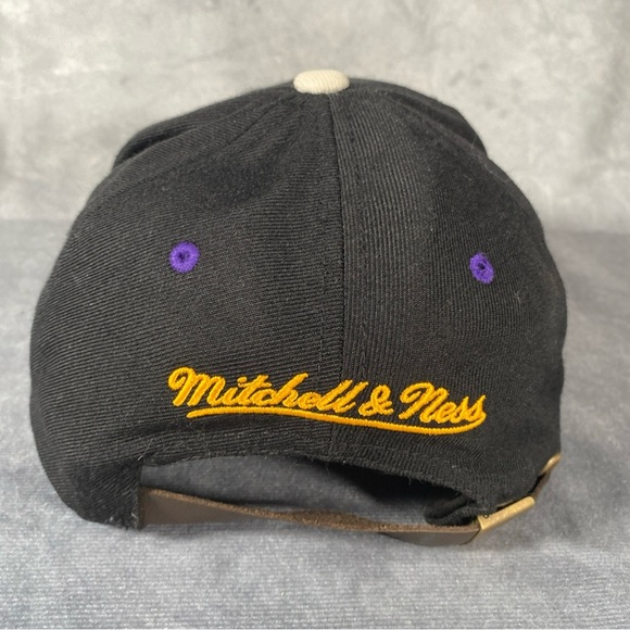 Los Angeles Lakers Mitchell & Ness Hat Adjustable Wool Blend Basketball Cap - Picture 3 of 11